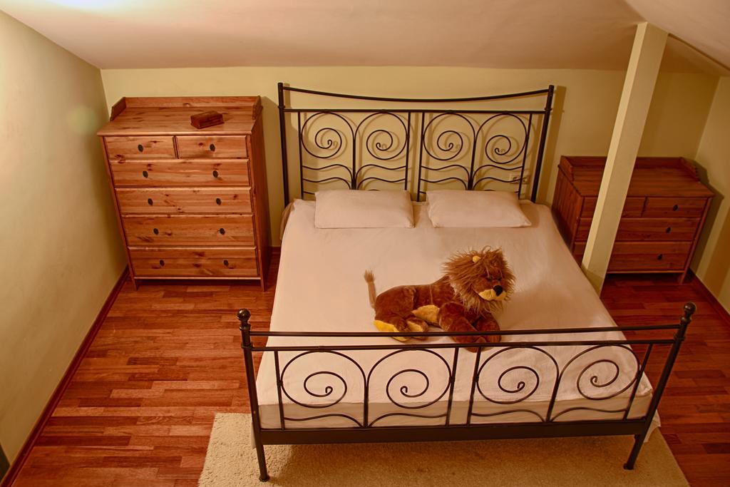 Tsaghkunq Guest House Севан Номер фото