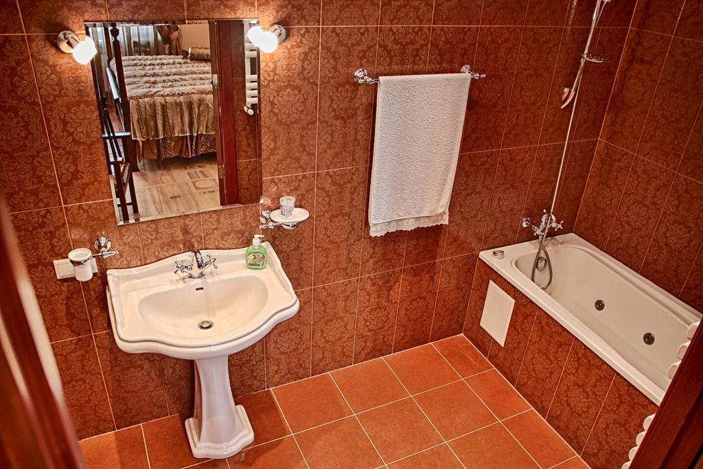 Tsaghkunq Guest House Севан Номер фото